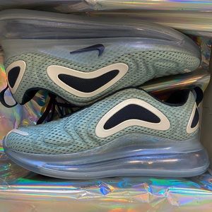 Nike AirMax 720 LIKE NEW